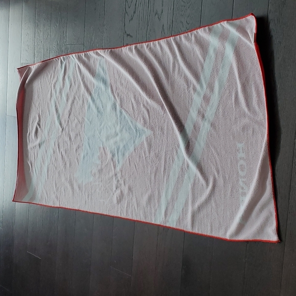 Toronto Blue Jays Microfiber Towel - Picture 4 of 4